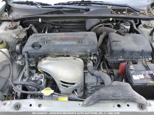 4T1BE32K22U054997 - 2002 TOYOTA CAMRY LE/XLE/SE ვერცხლისფერი ფოტო 10