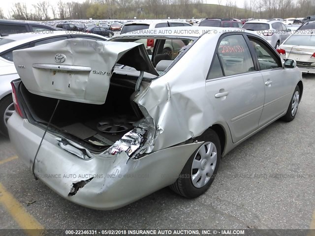 4T1BE32K22U054997 - 2002 TOYOTA CAMRY LE/XLE/SE ვერცხლისფერი ფოტო 4