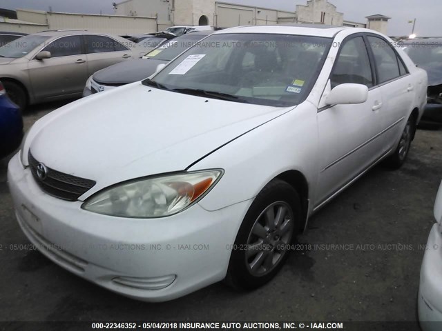 JTDBF32K320031527 - 2002 TOYOTA CAMRY LE/XLE/SE WHITE photo 2