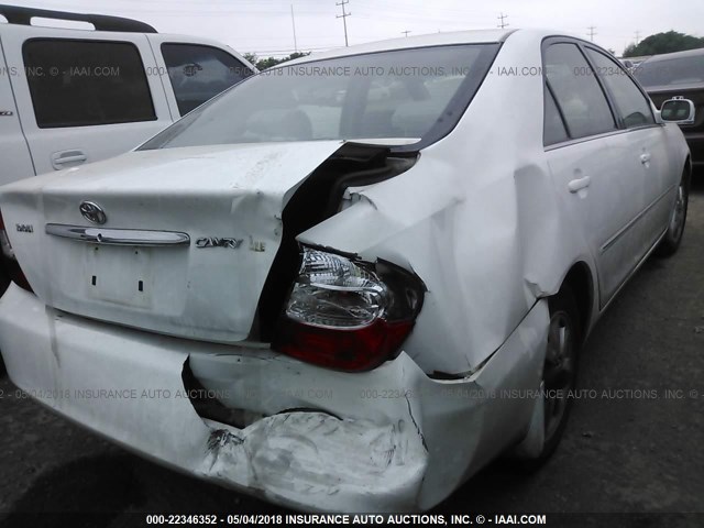 JTDBF32K320031527 - 2002 TOYOTA CAMRY LE/XLE/SE WHITE photo 4
