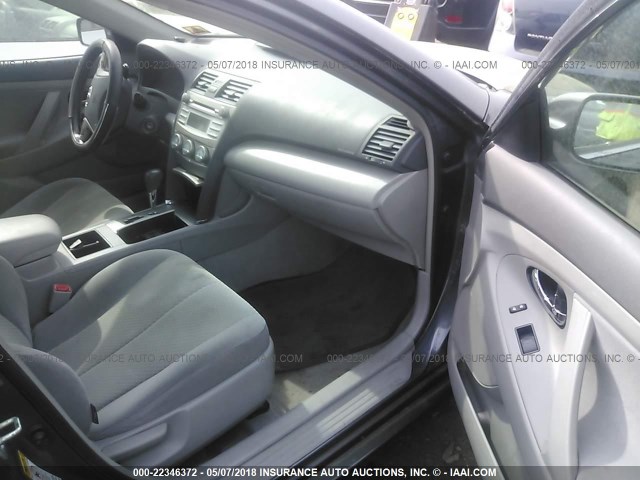 4T1BE46K07U179939 - 2007 TOYOTA CAMRY NEW GENERAT CE/LE/XLE/SE GRAY photo 5