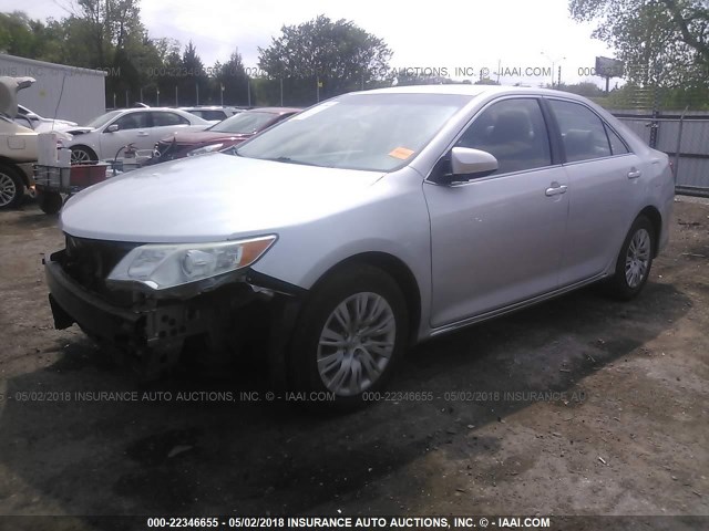 4T1BF1FK7CU072599 - 2012 TOYOTA CAMRY SE/LE/XLE SILVER photo 2