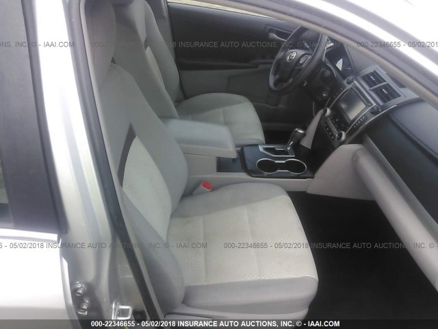 4T1BF1FK7CU072599 - 2012 TOYOTA CAMRY SE/LE/XLE 银色 照片 5