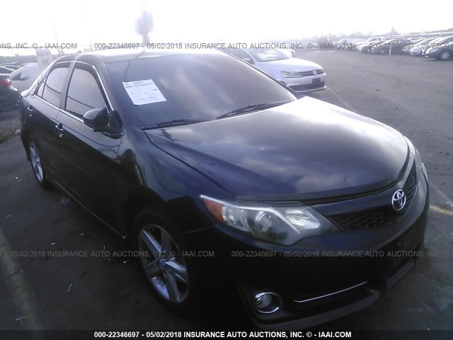 4T1BF1FK8DU297261 - 2013 TOYOTA CAMRY L/SE/LE/XLE 黑色 照片 1