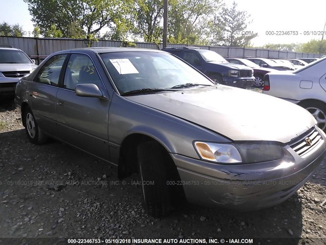 4T1BG22K7VU175131 - 1997 TOYOTA CAMRY CE/LE/XLE GRAY photo 1