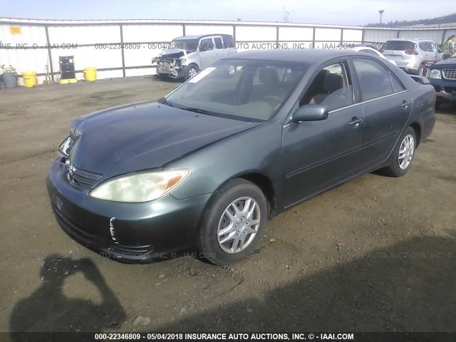 JTDBE32K130162914 - 2003 TOYOTA CAMRY LE/XLE GREEN photo 2