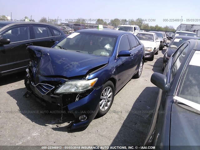 4T1BF3EK7BU588599 - 2011 TOYOTA CAMRY SE/LE/XLE BLUE photo 2