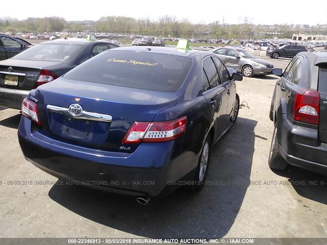 4T1BF3EK7BU588599 - 2011 TOYOTA CAMRY SE/LE/XLE BLUE photo 4