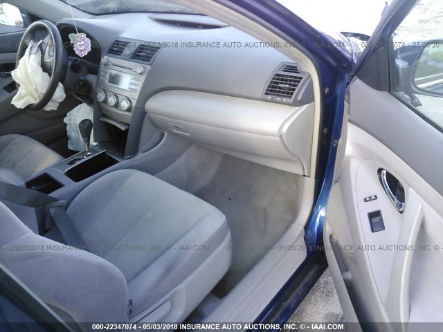 4T1BE46K88U208511 - 2008 TOYOTA CAMRY CE/LE/XLE/SE BLUE photo 5