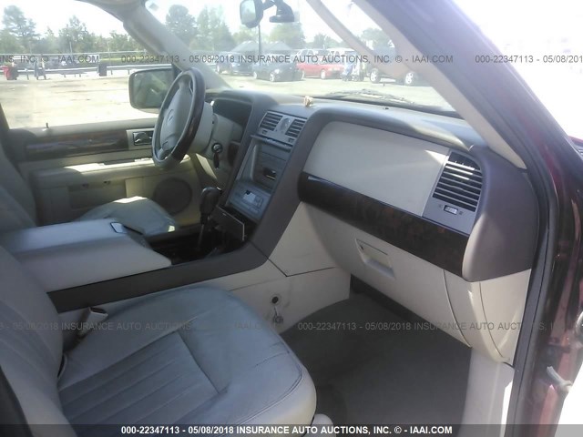 5LMFU28R84LJ32000 - 2004 LINCOLN NAVIGATOR BURGUNDY photo 5