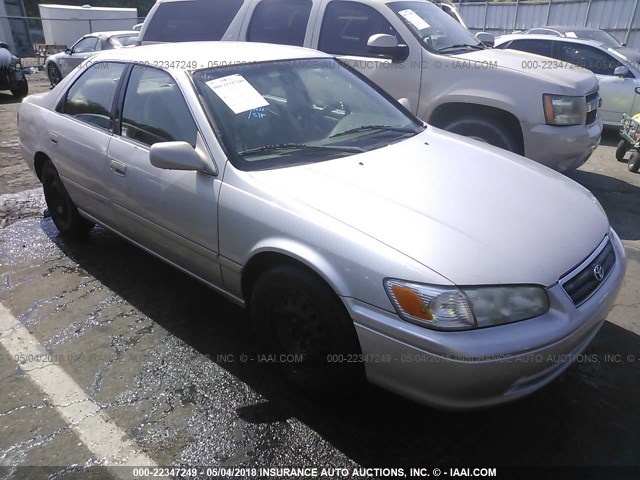 4T1BG22K51U106142 - 2001 TOYOTA CAMRY CE/LE/XLE GOLD photo 1