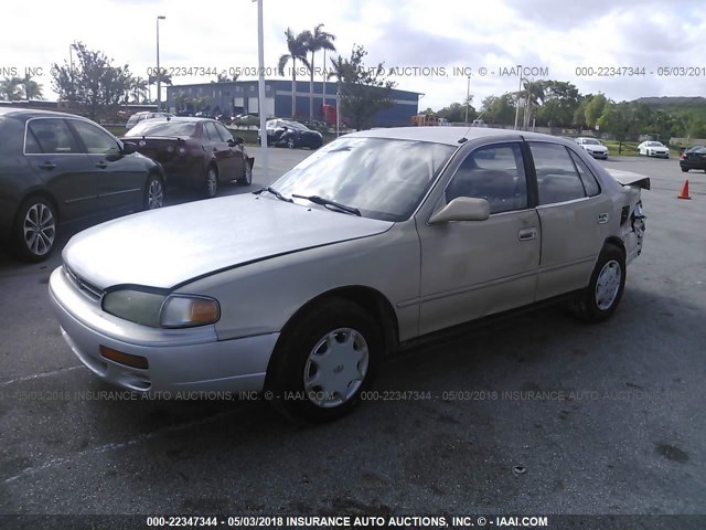 JT2BG12K6T0402420 - 1996 TOYOTA CAMRY DX/LE/XLE თაფლისფერი ფოტო 2