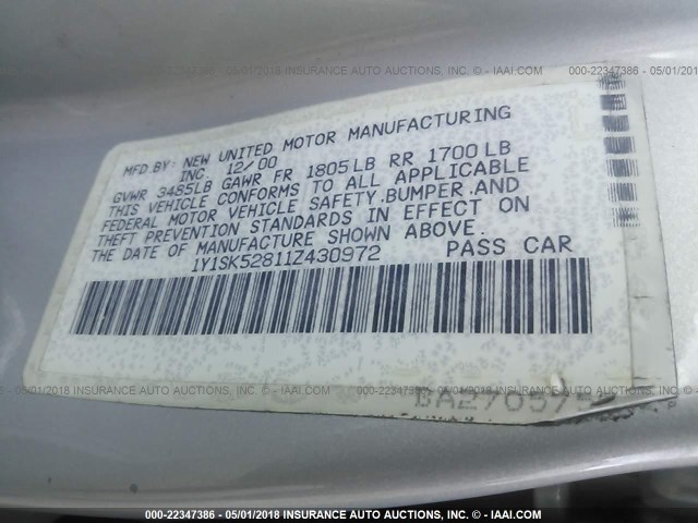 1Y1SK52811Z430972 - 2001 CHEVROLET GEO PRIZM LSI SILVER photo 9