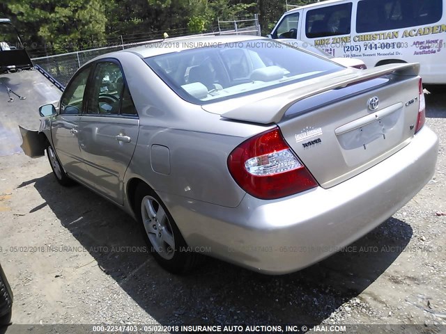 4T1BF32K62U508097 - 2002 TOYOTA CAMRY LE/XLE/SE თაფლისფერი ფოტო 3