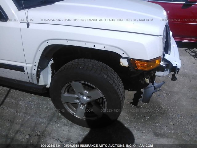 1J8HG48K28C189099 - 2008 JEEP COMMANDER SPORT WHITE photo 6