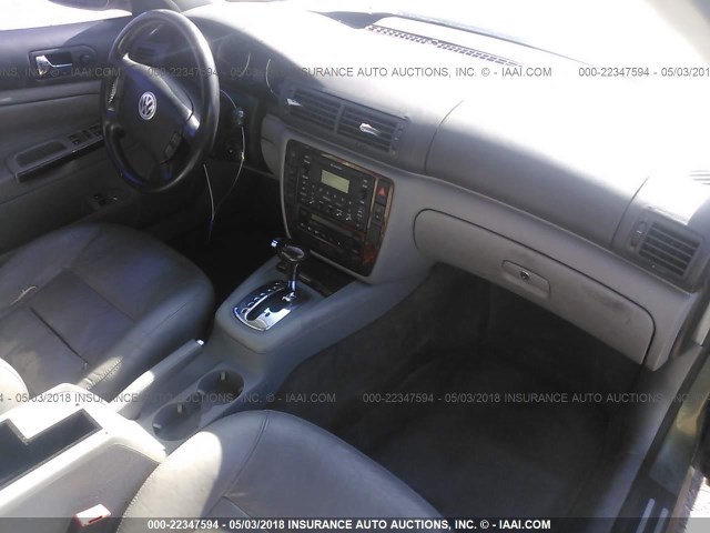 WVWRH63B04P102878 - 2004 VOLKSWAGEN PASSAT GLX GREEN photo 5