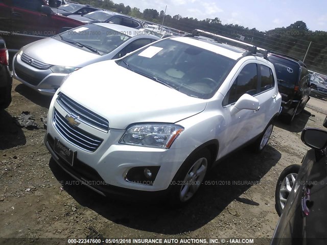 KL7CJMSB4GB667875 - 2016 CHEVROLET TRAX LTZ WHITE photo 2