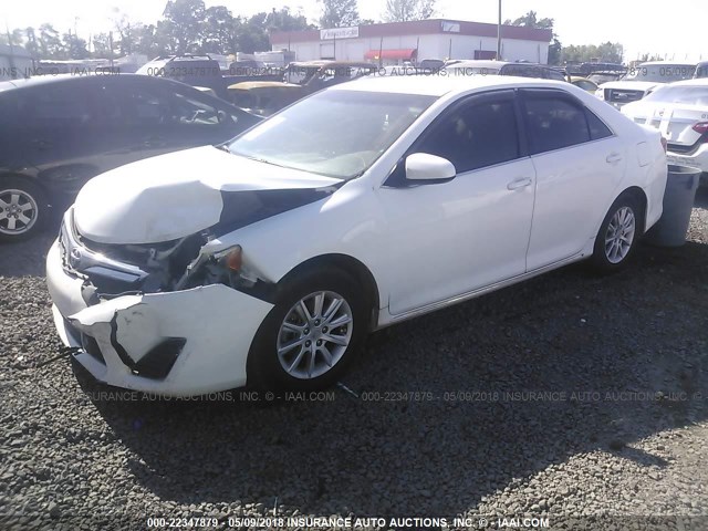 4T1BF1FK6CU513851 - 2012 TOYOTA CAMRY SE/LE/XLE WHITE photo 2