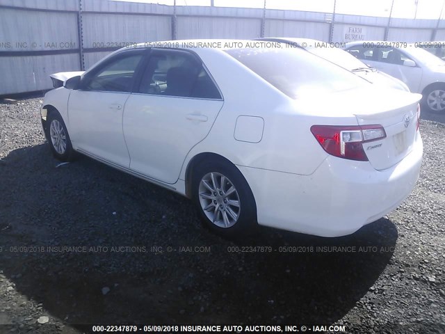 4T1BF1FK6CU513851 - 2012 TOYOTA CAMRY SE/LE/XLE WHITE photo 3