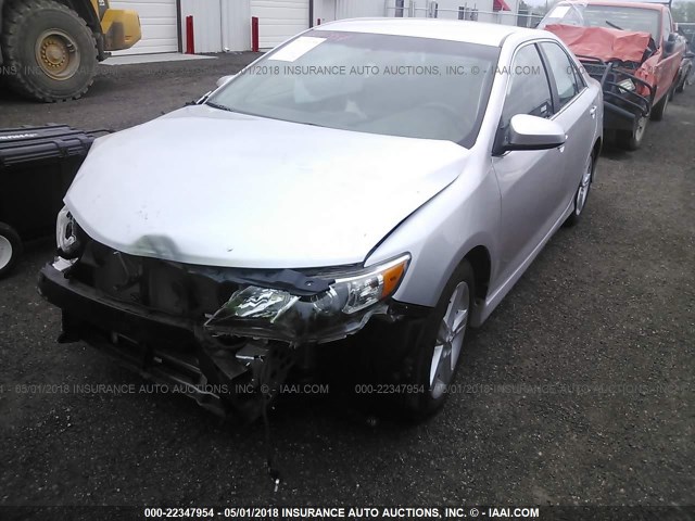 4T1BF1FKXDU279330 - 2013 TOYOTA CAMRY L/SE/LE/XLE 黑色 照片 2