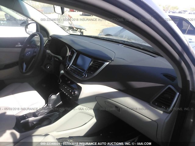 KM8J3CA47JU668799 - 2018 HYUNDAI TUCSON LIMITED/SPORT AND ECO/SE GRAY photo 5