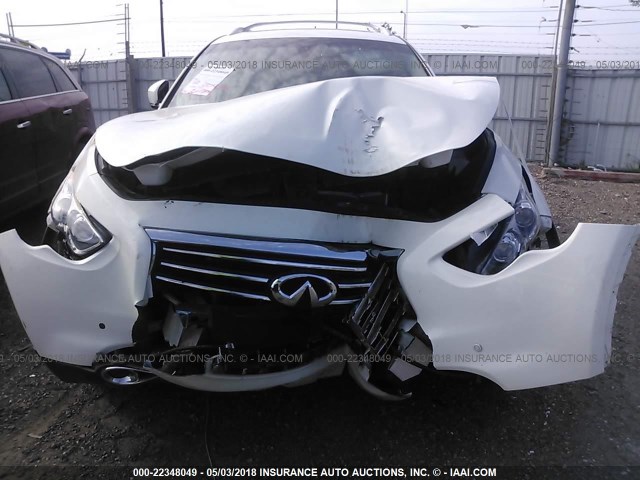 JN8CS1MU8GM670753 - 2016 INFINITI QX70 WHITE photo 6