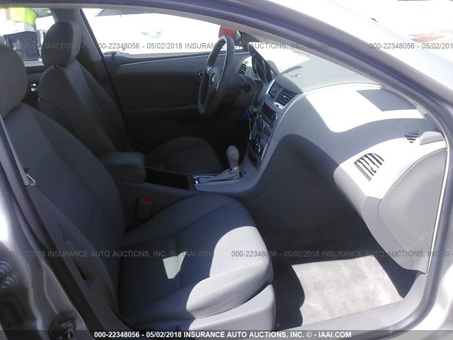 1G1ZH57B78F168238 - 2008 CHEVROLET MALIBU 1LT SILVER photo 5