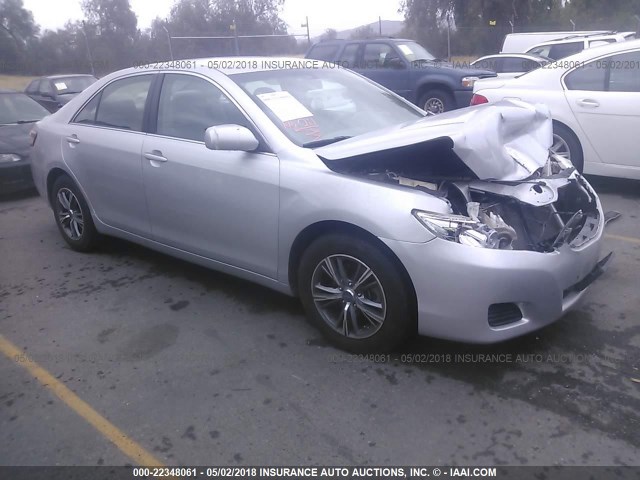 4T1BF3EK7BU211626 - 2011 TOYOTA CAMRY SE/LE/XLE SILVER photo 1