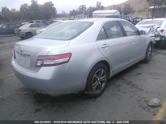 4T1BF3EK7BU211626 - 2011 TOYOTA CAMRY SE/LE/XLE SILVER photo 4