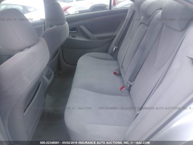 4T1BF3EK7BU211626 - 2011 TOYOTA CAMRY SE/LE/XLE SILVER photo 8