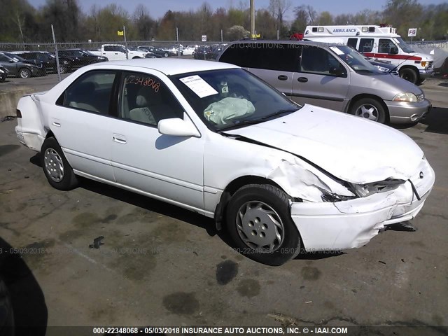 4T1BG22K9VU771082 - 1997 TOYOTA CAMRY CE/LE/XLE WHITE photo 1