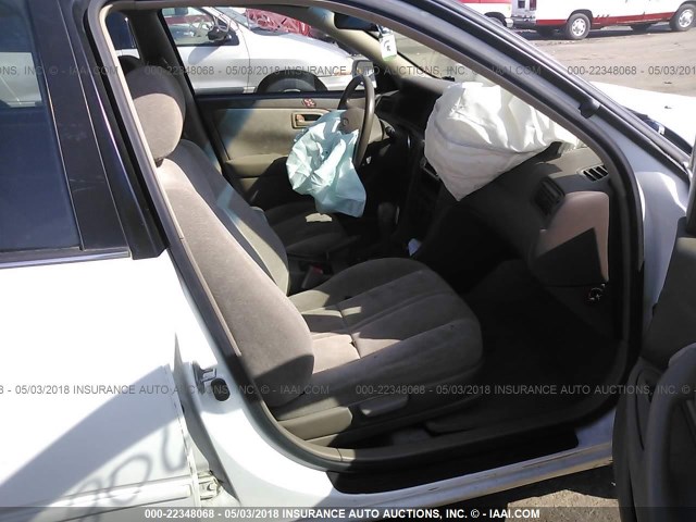 4T1BG22K9VU771082 - 1997 TOYOTA CAMRY CE/LE/XLE WHITE photo 5