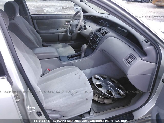 4T1BF28B5YU067329 - 2000 TOYOTA AVALON XL/XLS GRAY photo 5