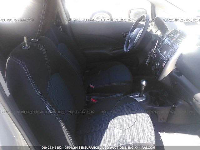 3N1CE2CP1JL357018 - 2018 NISSAN VERSA NOTE S/S PLUS/SV/SL/SR SILVER photo 5