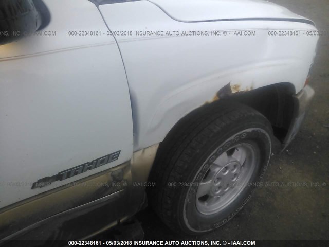 1GNEC13T2YJ140511 - 2000 CHEVROLET TAHOE C1500 WHITE photo 6