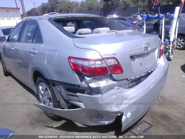 4T4BE46KX8R037914 - 2008 TOYOTA CAMRY CE/LE/XLE/SE SILVER photo 6