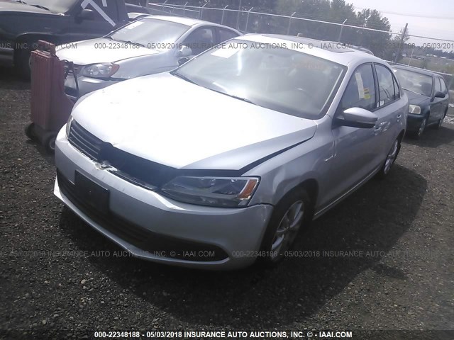 3VWDZ7AJ2BM379572 - 2011 VOLKSWAGEN JETTA SE SILVER photo 2