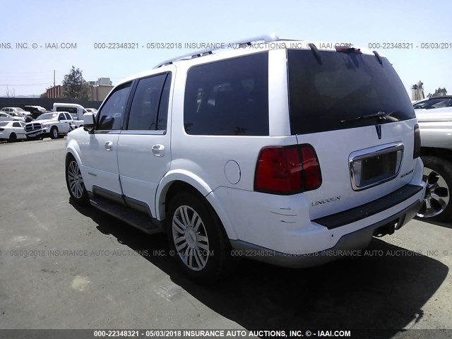 5LMFU27R04LJ30906 - 2004 LINCOLN NAVIGATOR WHITE photo 3