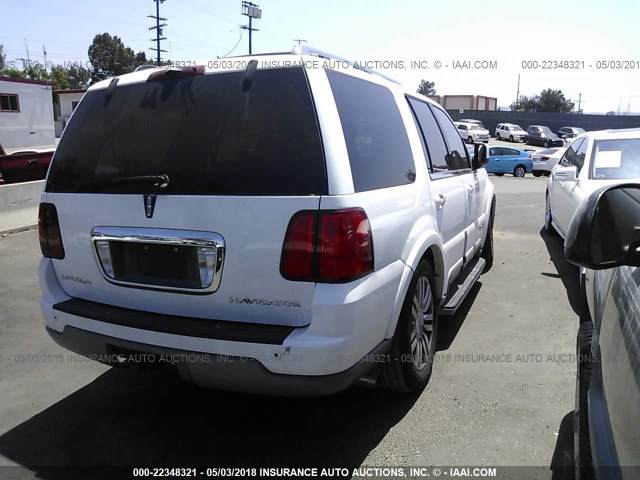 5LMFU27R04LJ30906 - 2004 LINCOLN NAVIGATOR WHITE photo 4