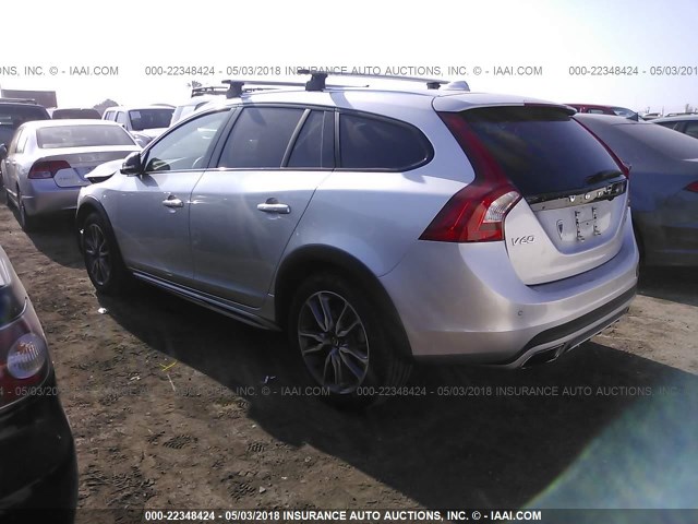 YV4612HK9G1015719 - 2016 VOLVO V60 CROSS COUNTRY PREMIER SILVER photo 3