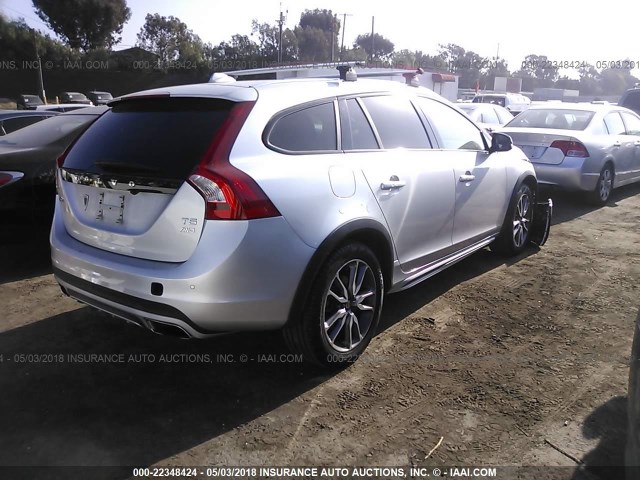 YV4612HK9G1015719 - 2016 VOLVO V60 CROSS COUNTRY PREMIER SILVER photo 4