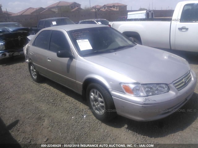 4T1BG22K71U057137 - 2001 TOYOTA CAMRY CE/LE/XLE 金色 照片 1