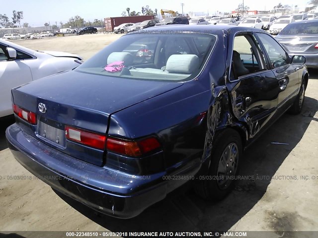 4T1BG22K5XU891870 - 1999 TOYOTA CAMRY CE/LE/XLE 蓝色 照片 4