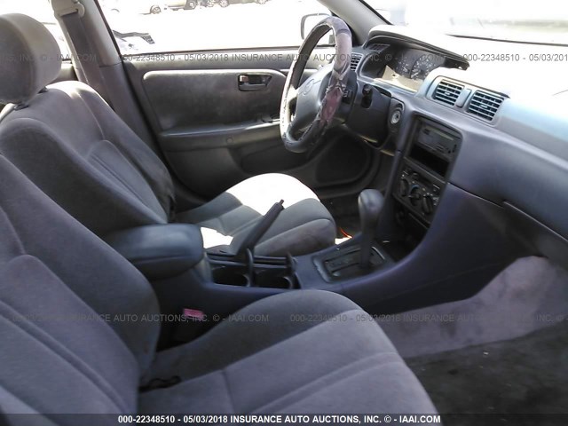 4T1BG22K5XU891870 - 1999 TOYOTA CAMRY CE/LE/XLE 蓝色 照片 5