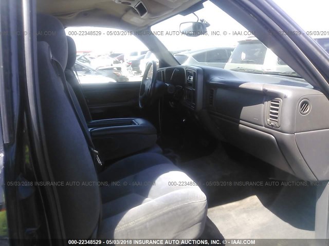 1GCHC29U04E374547 - 2004 CHEVROLET SILVERADO C2500 HEAVY DUTY BLACK photo 5