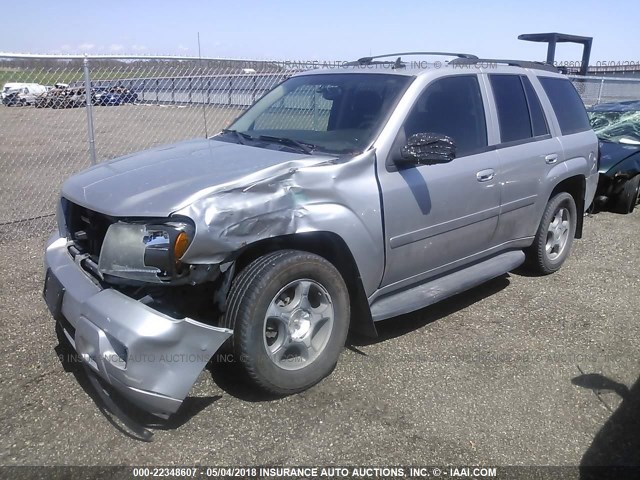 1GNDT13S262148943 - 2006 CHEVROLET TRAILBLAZER LS/LT SILVER photo 2