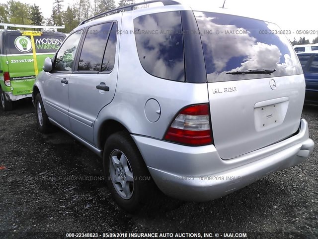 4JGAB54E41A276707 - 2001 MERCEDES-BENZ ML 320 SILVER photo 3