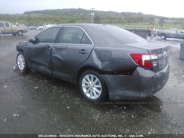 4T1BD1FK6DU069393 - 2013 TOYOTA CAMRY HYBRID/LE/XLE 灰色 照片 3