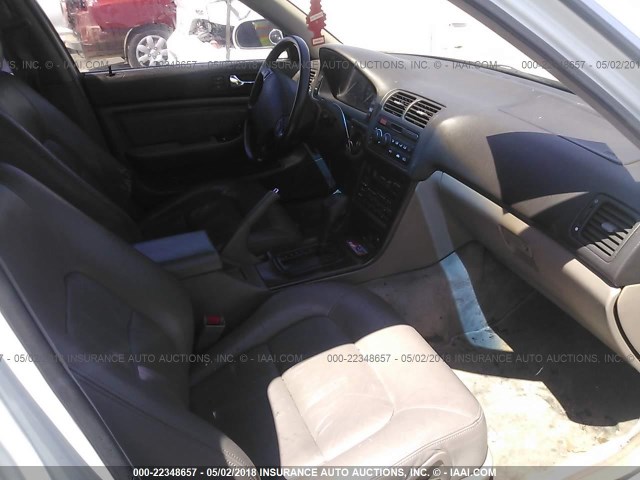 JH4KA7668NC032502 - 1992 ACURA LEGEND L WHITE photo 5