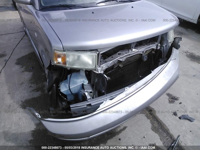 JTLKT324X64071097 - 2006 TOYOTA SCION XB GRAY photo 6